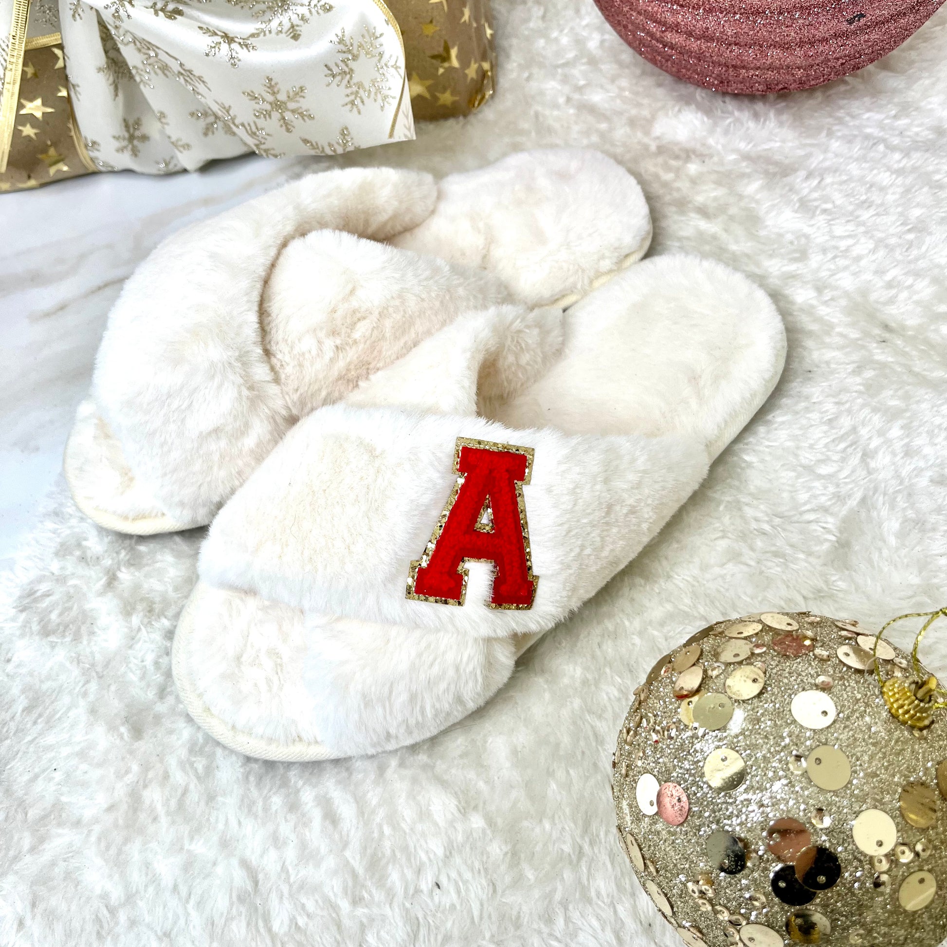 Cream fluffy slippers hotsell